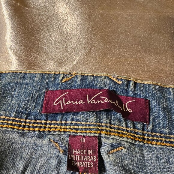 Gloria Vanderbilt Shorts - Picture 3 of 4